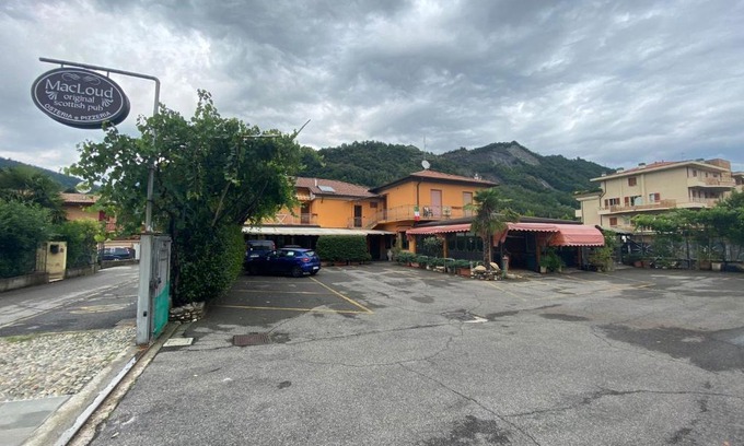 Sarnico Bed & Breakfast | Macloud pub B&B