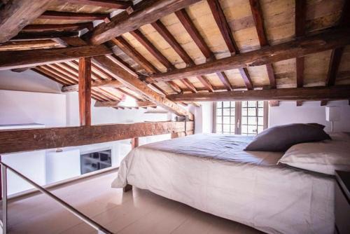 Rione VI Parione Apartment | Mad Hatter