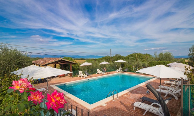 Casamaggiore Apartment | Madone T, apartment in agriturismo. Pool, WiFi, tennis