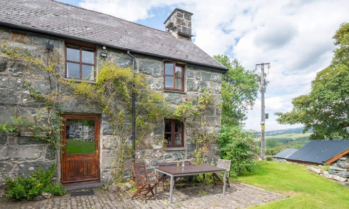 Ganllwyd House | Maesgwm Farm Cottage