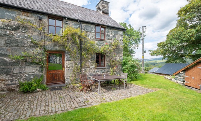 Ganllwyd House | Maesgwm Farm Cottage