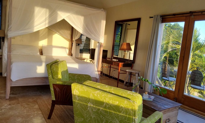 Rosendal Apartment | Magens Bay Beach 3 min Uphill drve to Rustic, Caribbean, indoor/outdoor cabin n