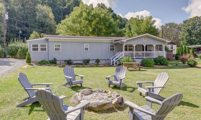 Maggie Valley House | Maggie Valley Home ~ 5 Mi to Cataloochee Ski Area!