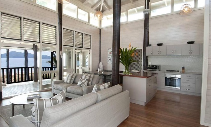 Mission Beach House | Magic Beach House - Absolute Beachfront