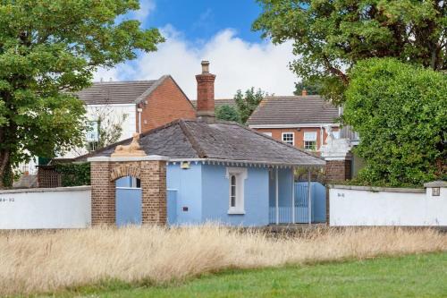 Clontarf Apartment | Magical Gate Lodge on Dublin Coast