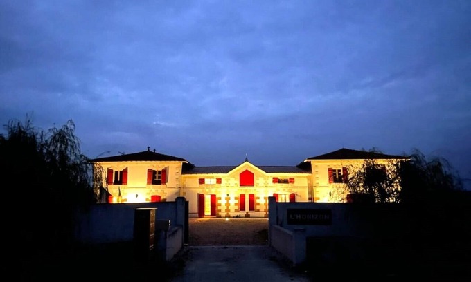 Saint-Sorlin-de-Conac House | Magnificent estate 12Ha, 23 rooms