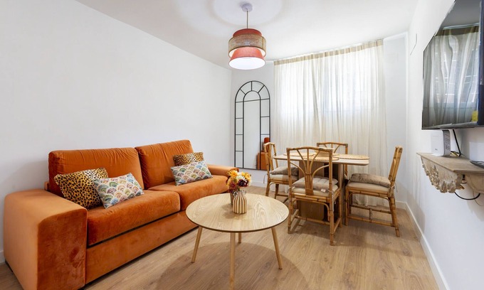 Pueblo Nuevo Apartment | Magnificent 3 Bedroom Flat in Madres Plaza de Mayo - Spacious and Comfortable -Madrid