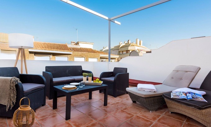 Central District Apartment | Magnificent 4 bedrooms penthouse with private terrace in the heart of Granada. Gran Capitan