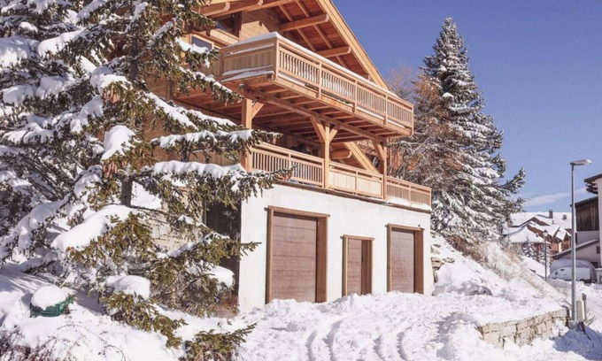 Montgenevre Ski Chalet | Magnificent chalet at the foot of the slopes with breathtaking views!