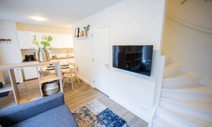 Binnenstad Apartment | Magnificent Two Bedroom Apartment (SD-23-M)