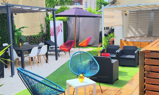 Neuilly-sur-Marne Villa | Magnificent villa with heated pool, jacuzzi and sauna