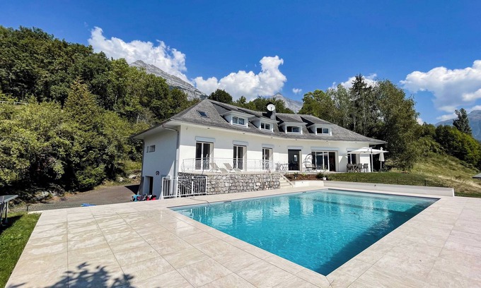 Passy Villa | Magnificent villa with swimming pool
