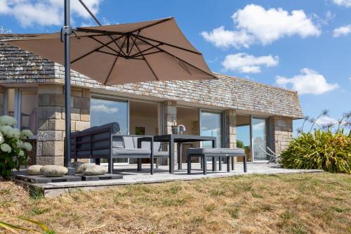 Audierne Villa | Magnifique villa accès direct plage