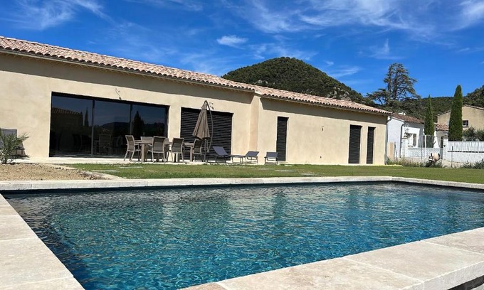 Seguret Villa | Magnifique Villa Neuve avec piscine