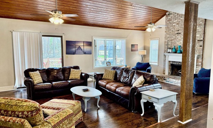 Flowood House | Magnolia Lakeside Retreat- Cozy stay near the Ross Barnett Reservoir
