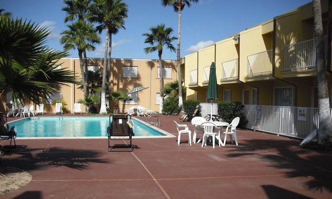 Brownsville Hotel | Magnuson Hotel Brownsville