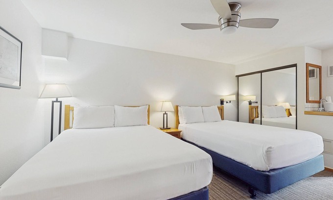 West End Cabin | Main Street gem - pool & hot tub - walk to lifts, dog-friendly, balcony