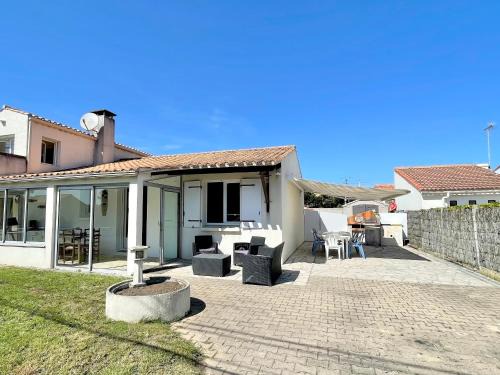 Bretignolles-sur-Mer House | Maison à 650m de la mer avec jardin, véranda et WIFI - FR-1-231-325