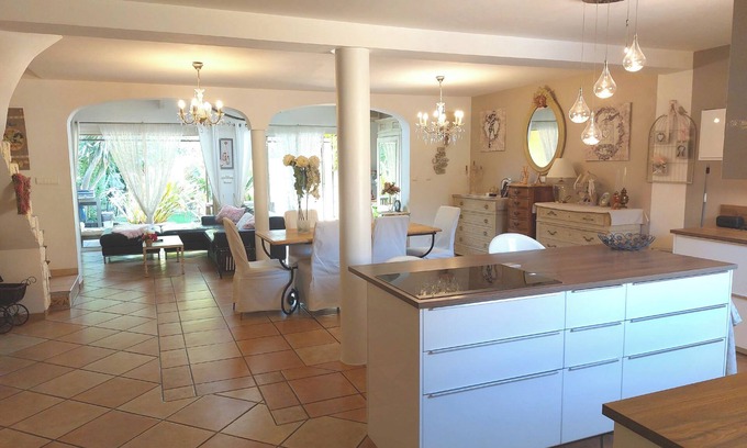 Les Bormettes House | Maison 120m² à 400m de la Plage: Terrasse, Plancha, Jardin, Vtt, Parking Privé