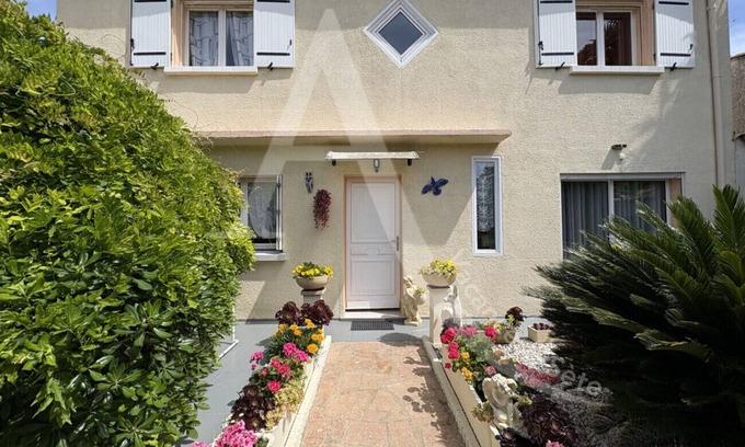 Sete Villa | Maison 6 personnes, salon climatisé et internet