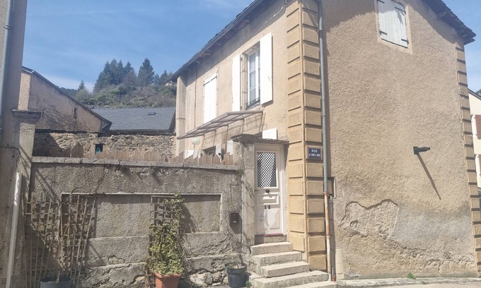 Meyrueis House | Maison a Louer Calme en Plein Centre du Village Avec Toutes les Commodités