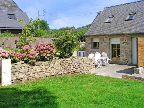 Plehedel House | Maison accueillante à Plehedel avec jardin et parking privé