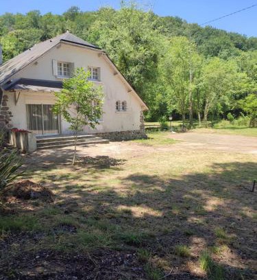 Orincles House | Maison au calme avec rivière