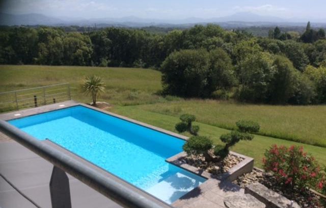 Villefranque Villa | maison au milieu de 9 hectares avec piscine chauffée