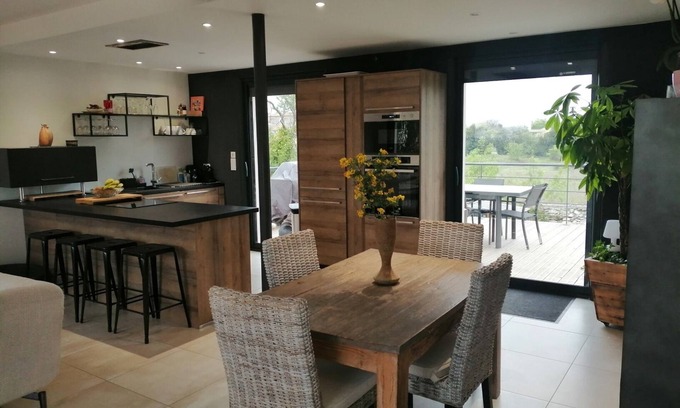Uzes House | Maison Avec Bassin Naturel Proche Centre Ville