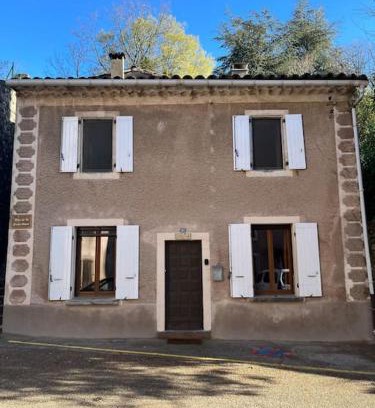 Lasalle House | Maison cévenole typique et son jardin suspendu