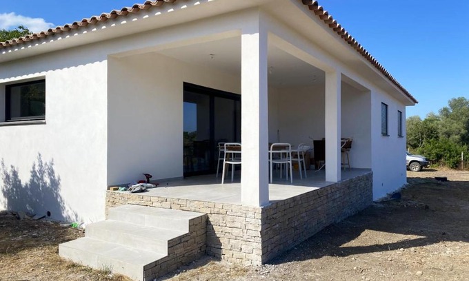 Serra-di-Fiumorbo House | Maison chaleureuse à Serra-Di-Fiumorbo