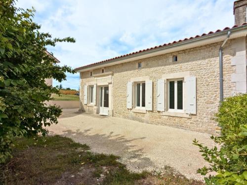 Challignac House | Maison charentaise rénovée avec jardin privatif et parking - FR-1-653-281