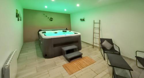 Saint-Pierre-de-Lamps House | Maison charmante à Levroux avec jardin et spa