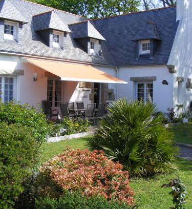 Pont-l'Abbe House | Maison classée 3 étoiles, grand jardin clos au calme Proche centre ville, 10 min des plages