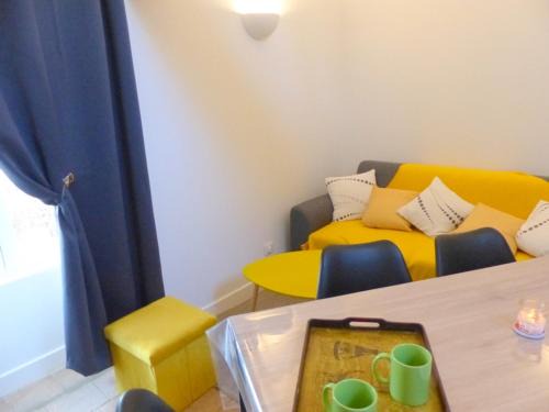 Brout-Vernet House | Maison cocooning au cœur du village avec jardin clôturé - FR-1-489-68