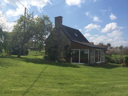 Cerisy-Belle-Etoile House | Maison de campagne chaleureuse avec jardin, animaux acceptés, WiFi - FR-1-497-40