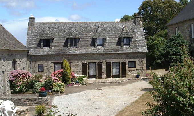 Plonevez-Porzay House | Maison de Campagne