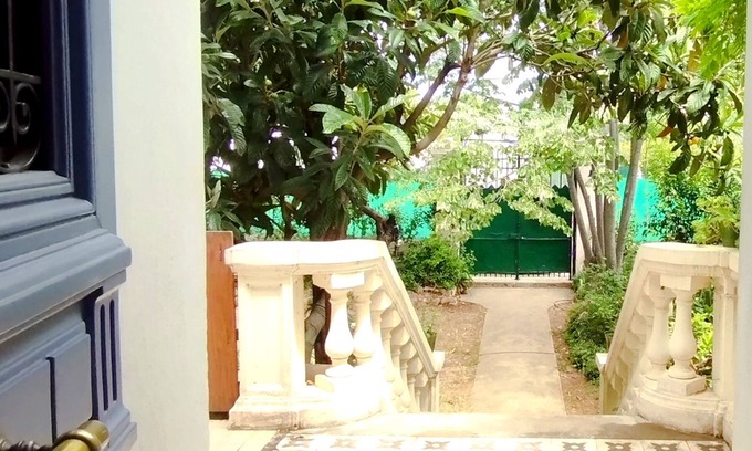 Montolivet House | Maison de Famille, Écrin de Verdure en Plein Marseille