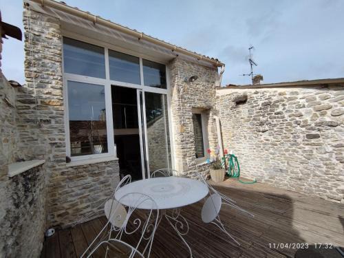 Saint-Georges-d'Oleron House | Maison de village au cœur des marais salants d'Oléron, à 100m des commerces - FR-1-778-20