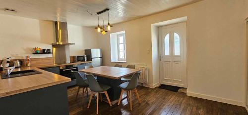 Sadroc House | Maison de village