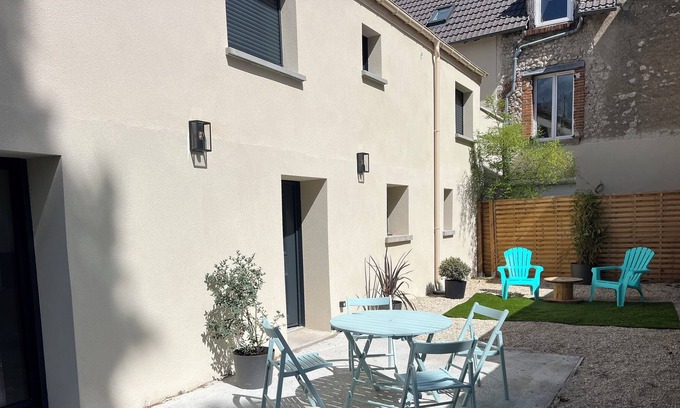 Orleans House | Maison de Ville Rénovée Avec Jardin Idéalement Située Proche Tram et Gares