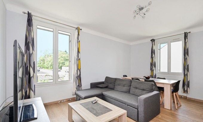 Sully-sur-Loire House | Maison du Chemin de Fer