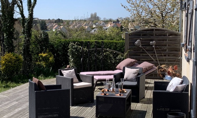 Esquay-Notre-Dame House | Maison Ensoleillée Sans Vis-à-vis Jardin Clos 700m2