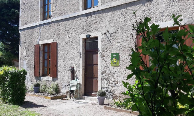 Seuillet House | Maison Entière au Coueur du Village de Seuillet Proche de Vichy