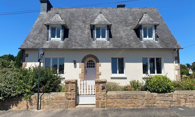 Plestin-les-Greves House | Maison Familiale Proche mer