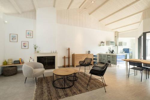 La Flotte Villa | Maison familiale avec piscine – À 100m du port de La Flotte