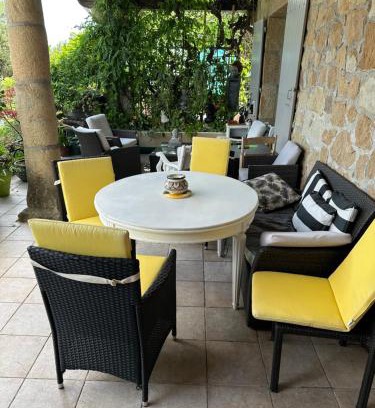 Saint-Germain House | maison fleurie