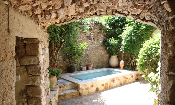 La Capelle-et-Masmolene House | Maison de Charme au Cœur dun Vieux Village