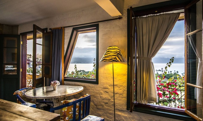 Ilhabela Historical Center Hotel | Maison Joly Residence