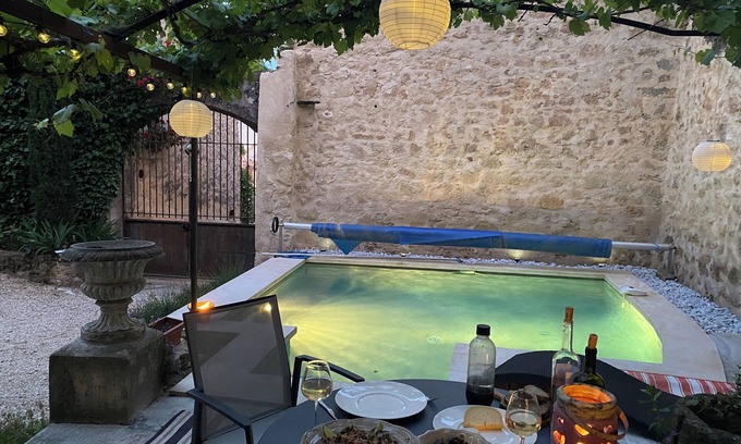 Cabrieres-dʼAigues Bed & Breakfast | Maison Lou Roucas
